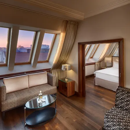Almanac X Alcron Hotel