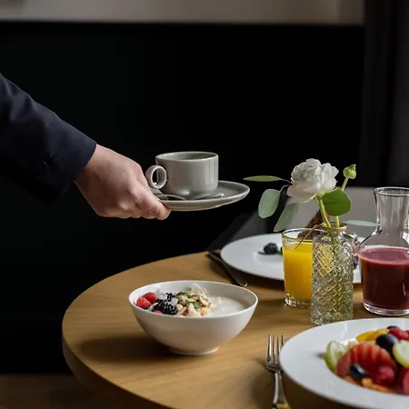 Almanac X Alcron Otel