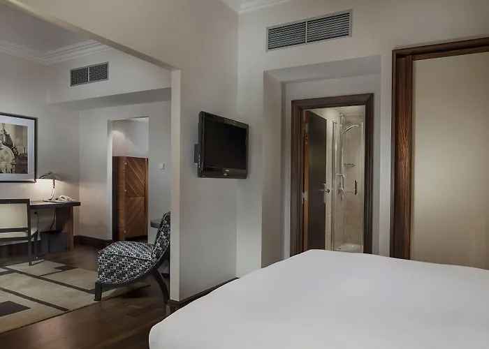 Almanac X Alcron Hotel